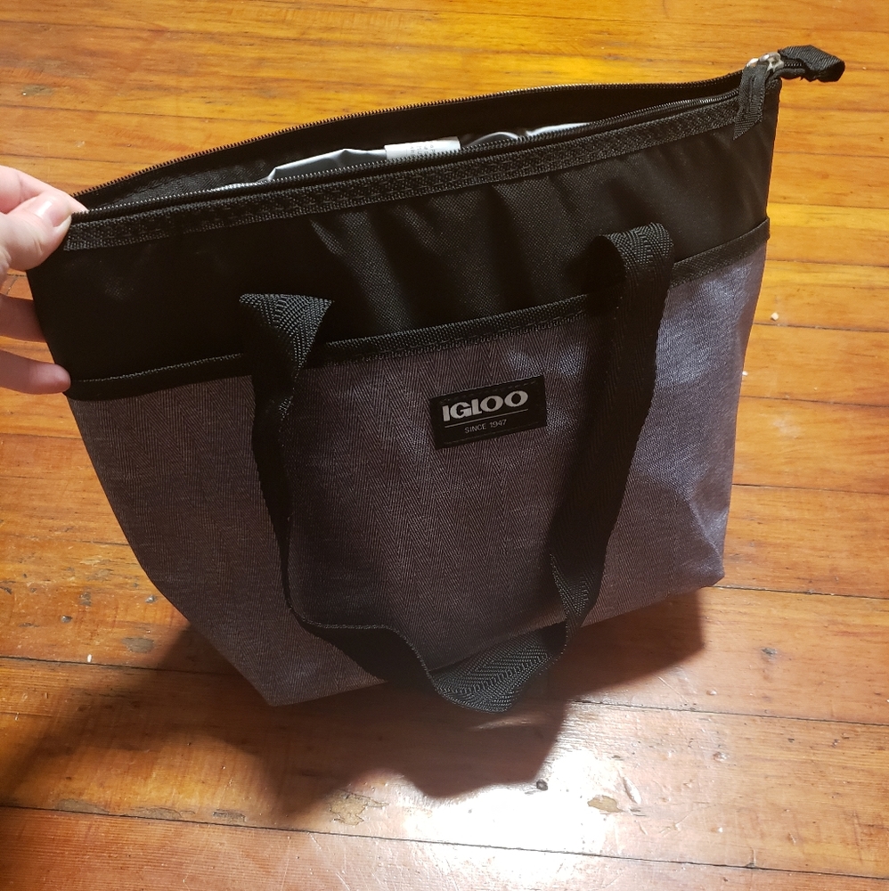 Small cooler/lunch tote